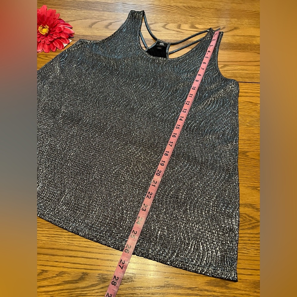 Metallic Sparkly Sleeveless Tops Lot 2 🪩 - Picture 11 of 12